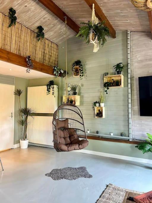 Jungle Style Lodge With Jacuzzi ,Sauna And Garden Near Amsterdam Vijfhuizen Exterior photo